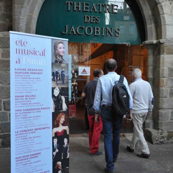 Theatre-des-Jacobins-1